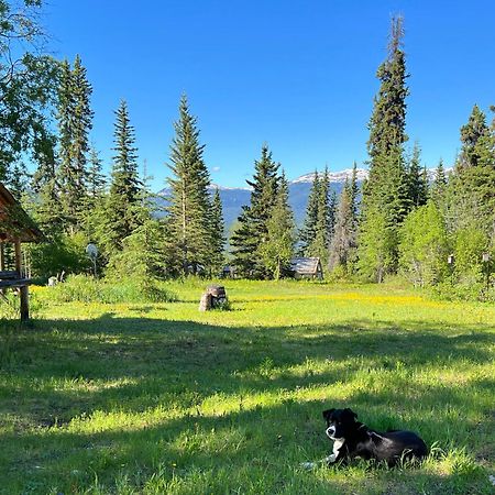 Little Atlin Lodge Tagish Екстериор снимка