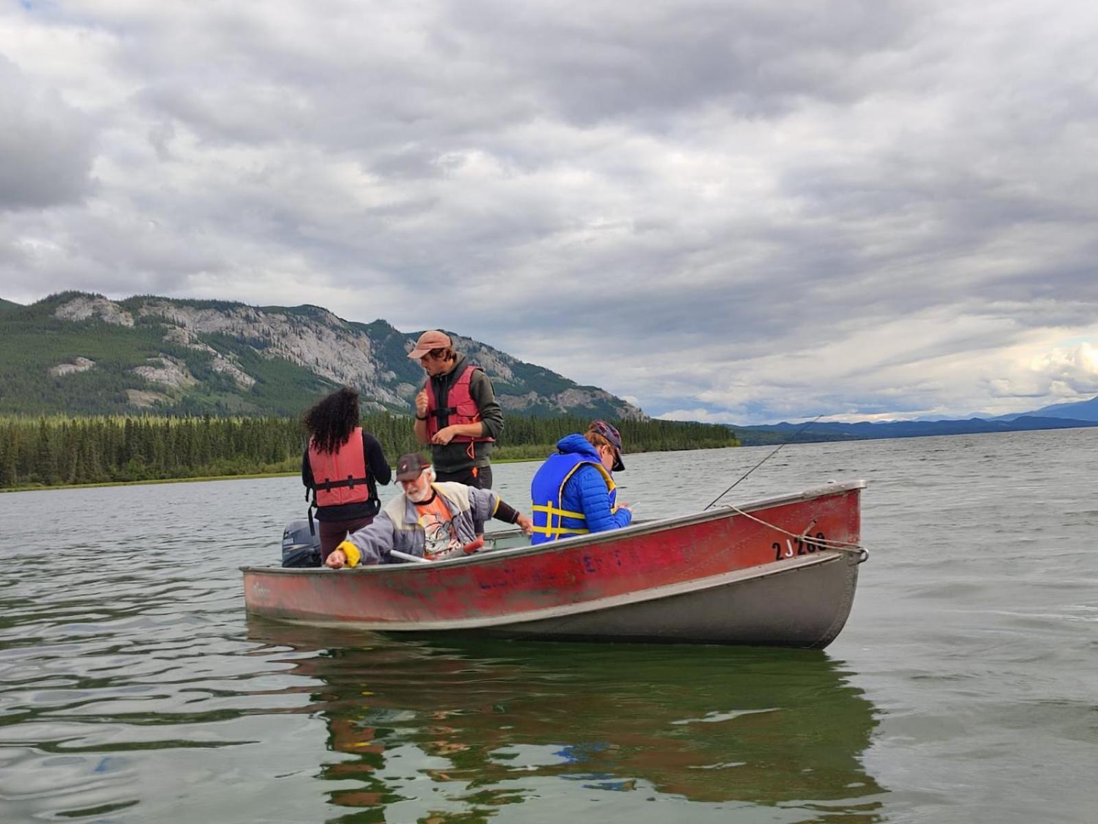 Little Atlin Lodge Tagish Екстериор снимка
