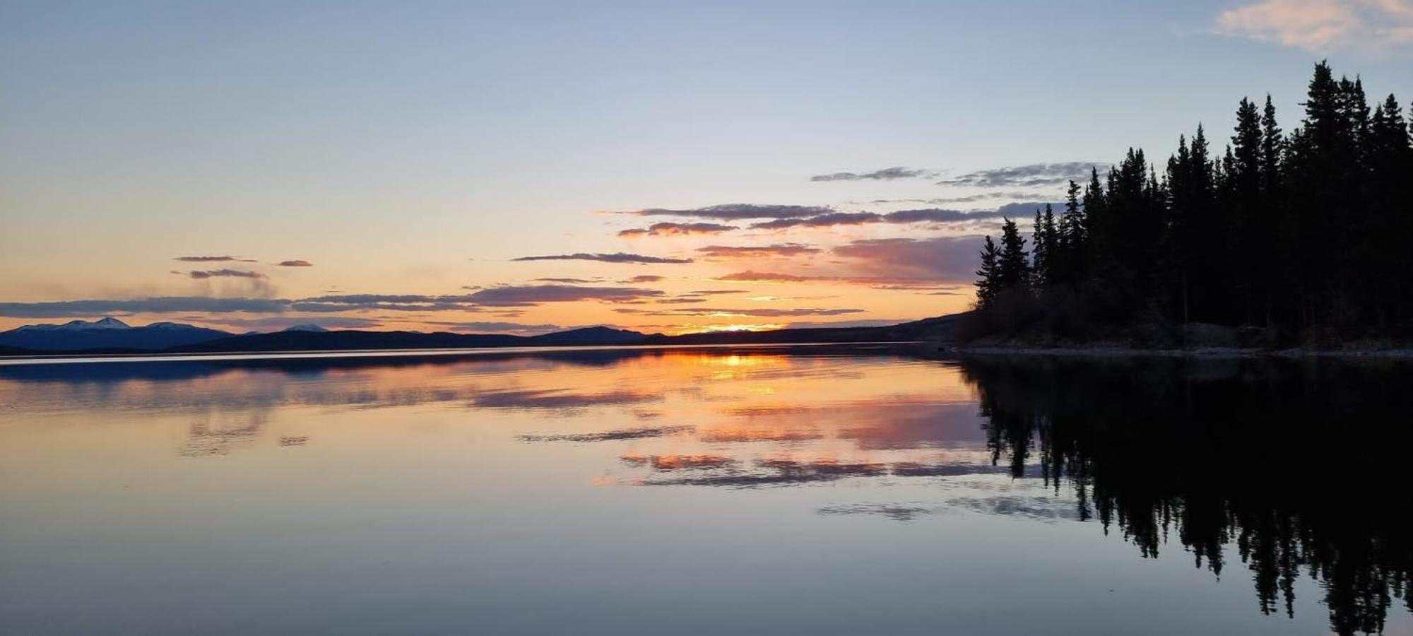 Little Atlin Lodge Tagish Екстериор снимка