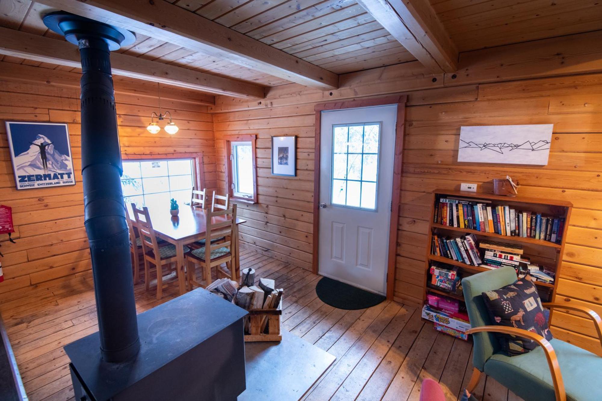 Little Atlin Lodge Tagish Екстериор снимка