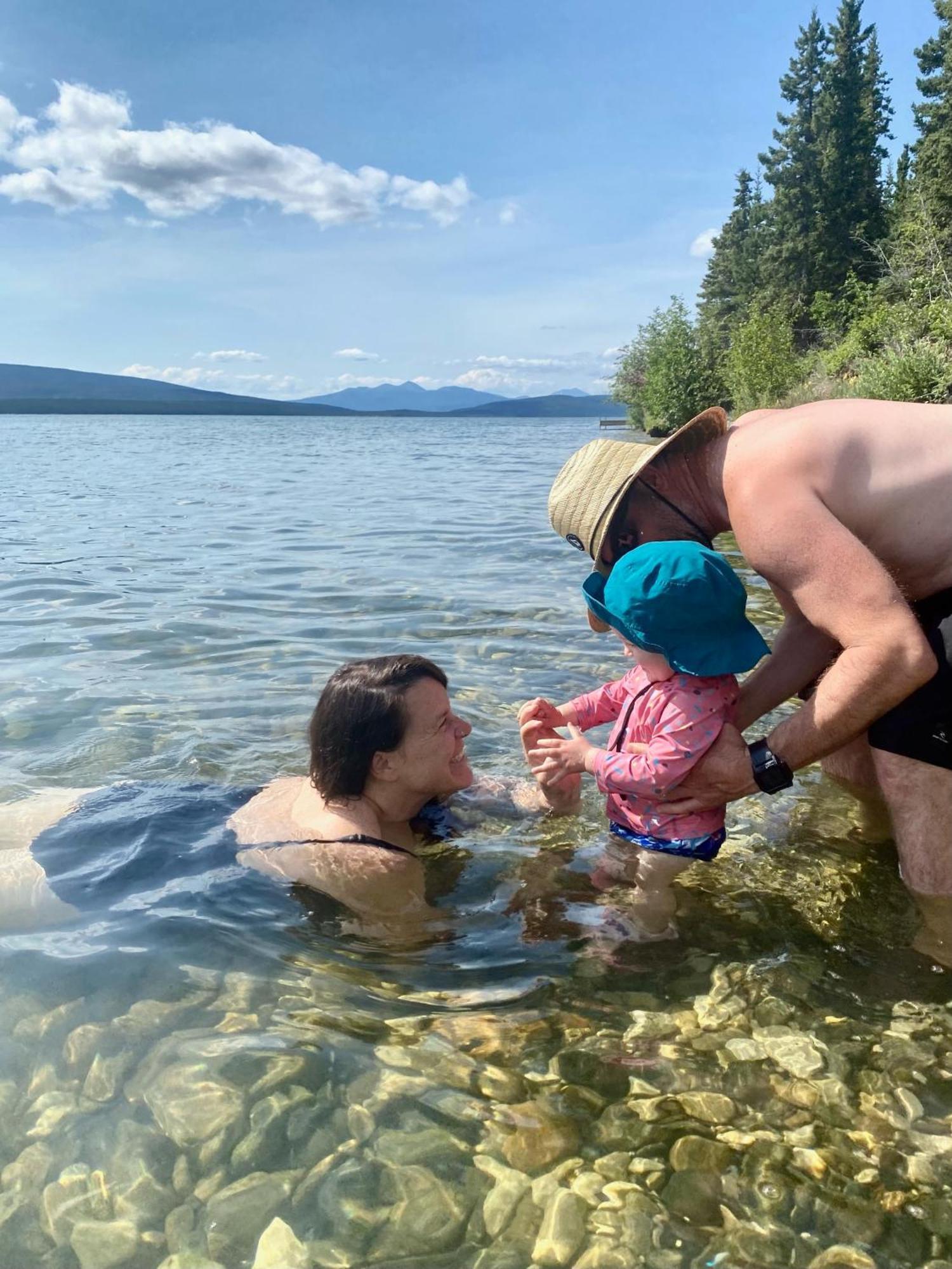 Little Atlin Lodge Tagish Екстериор снимка