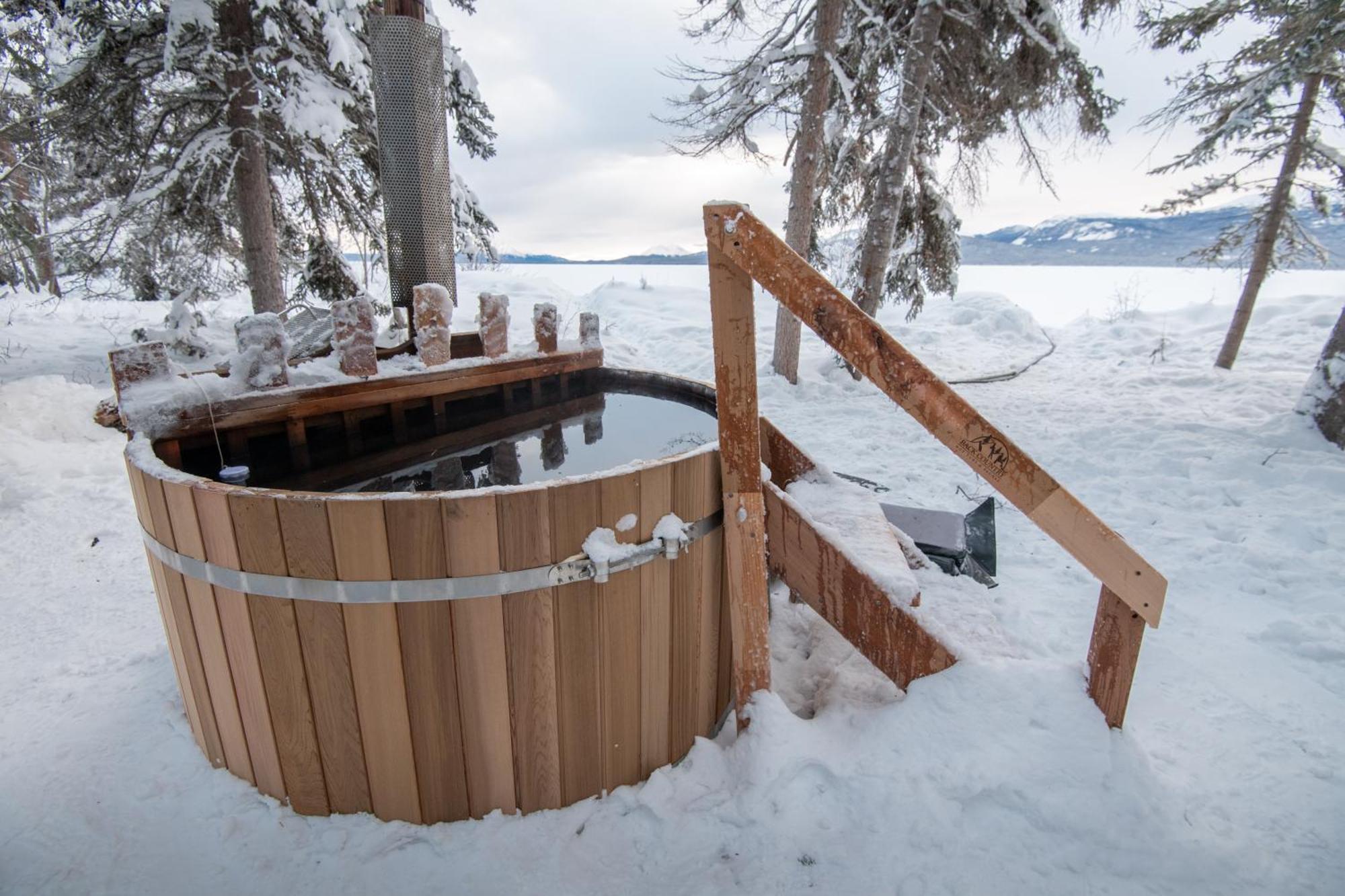 Little Atlin Lodge Tagish Екстериор снимка